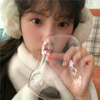 告诉我，我是谁海报